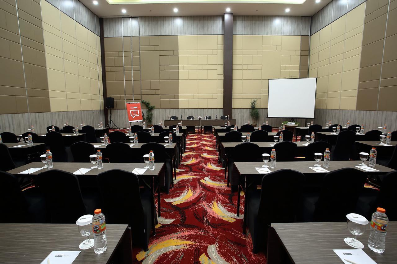 Bigland Hotel & Convention Sentul Богор Экстерьер фото