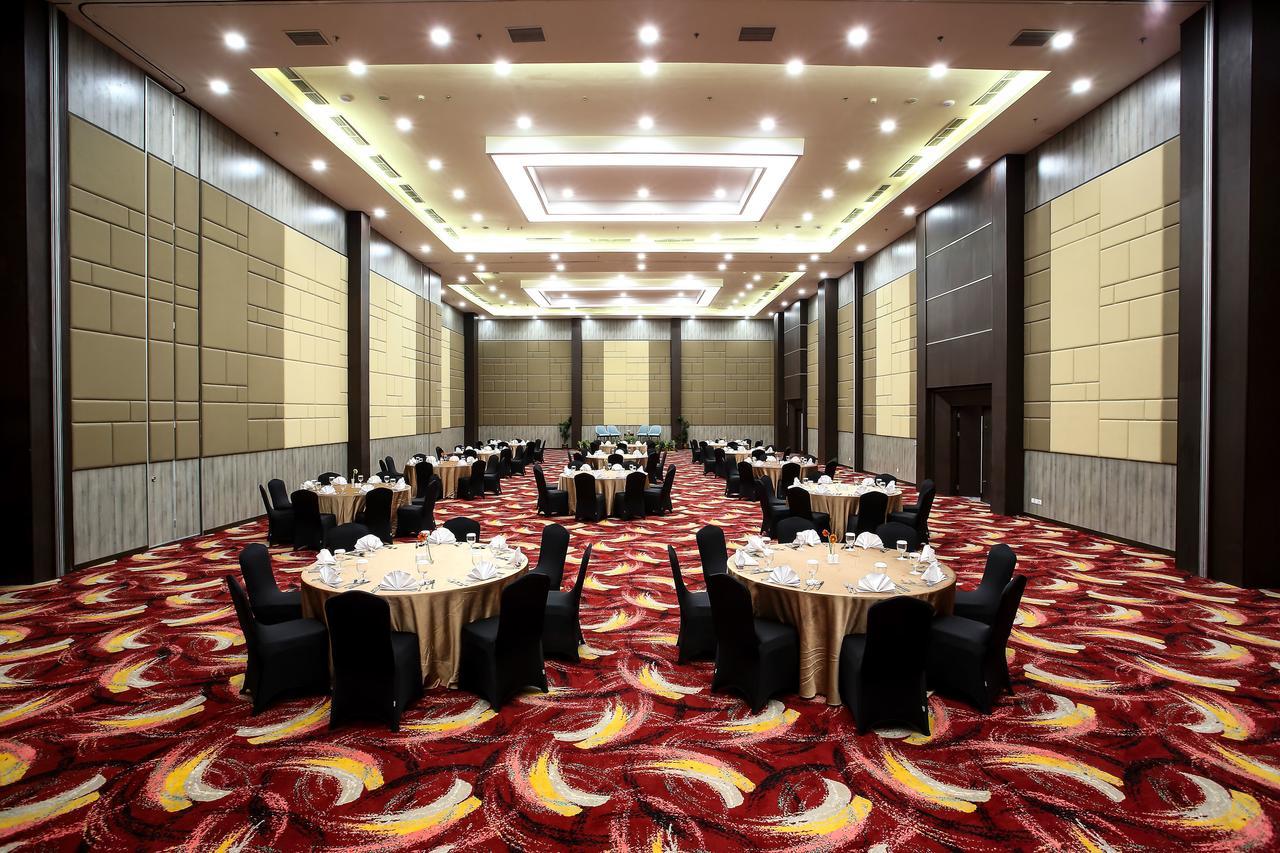 Bigland Hotel & Convention Sentul Богор Экстерьер фото