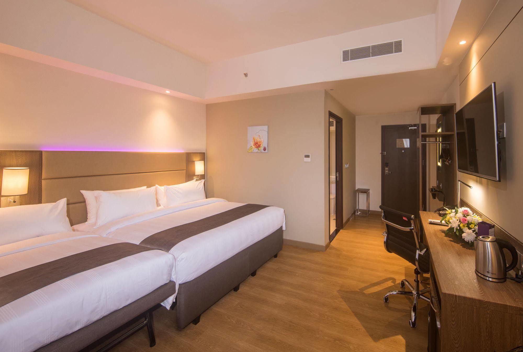 Bigland Hotel & Convention Sentul Богор Экстерьер фото