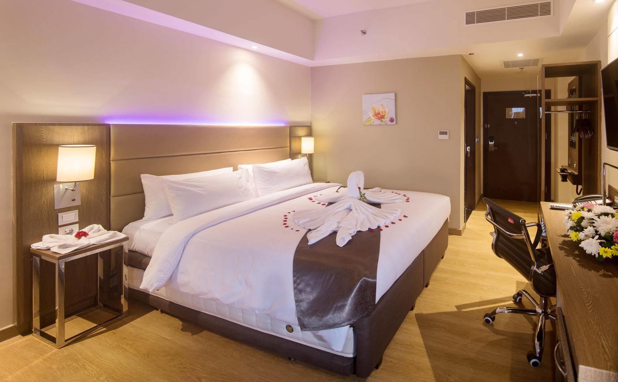 Bigland Hotel & Convention Sentul Богор Экстерьер фото
